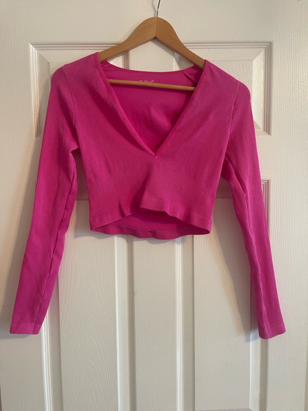Mulberry Ribbed V-Neck Long Sleeve Crop Top - Hot Pink